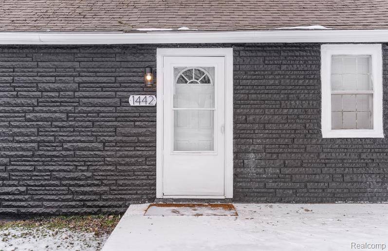 Flint Twp, MI 48532,1442 MINTOLA Avenue