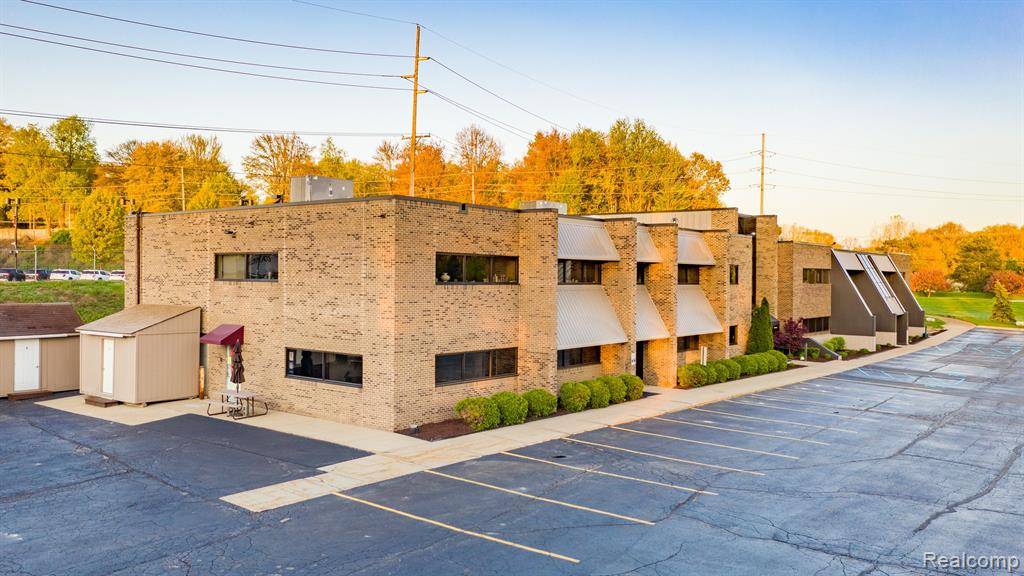 Genoa Twp, MI 48114,7743 GRAND RIVER Road 204
