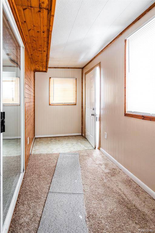 Warren, MI 48089,24658 BERRY Avenue