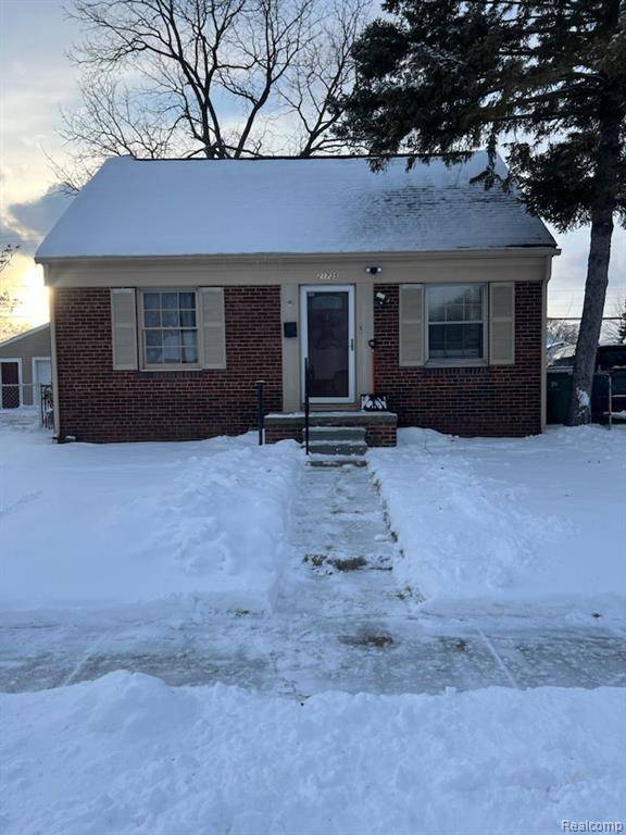 Eastpointe, MI 48021,21735 BOULDER Avenue