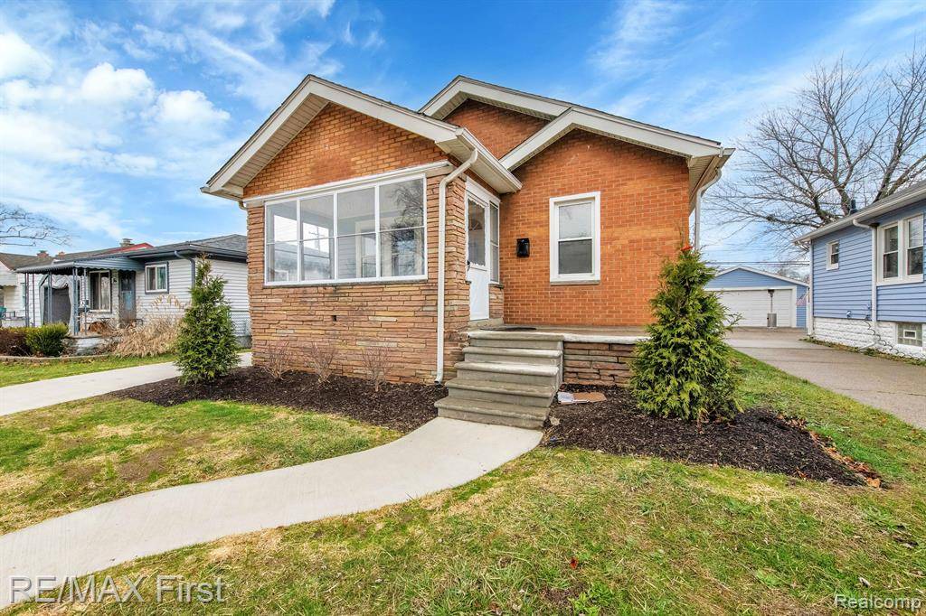 Hazel Park, MI 48030,605 E WOODRUFF Avenue