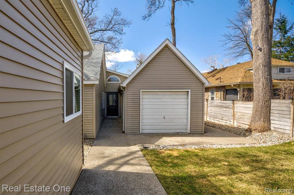 Waterford Twp, MI 48327,4757 Crescent Point