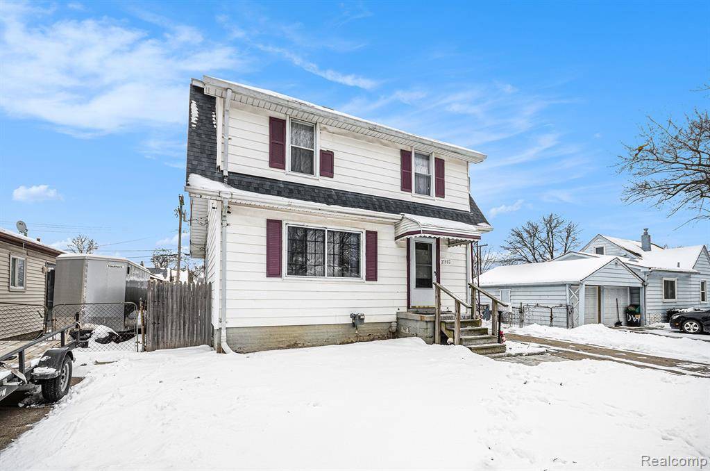 Roseville, MI 48066,27382 BEECHURST Street
