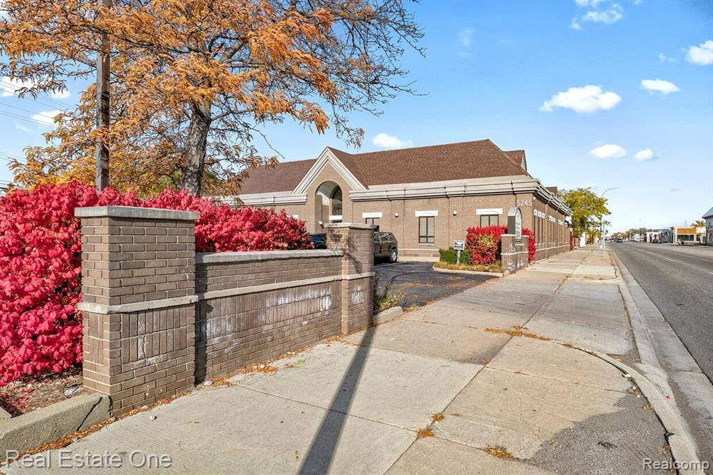Dearborn, MI 48126,5245 SCHAEFER Road