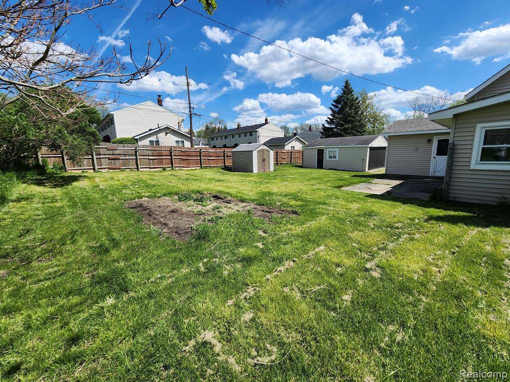 South Lyon, MI 48178,436 N REESE Street