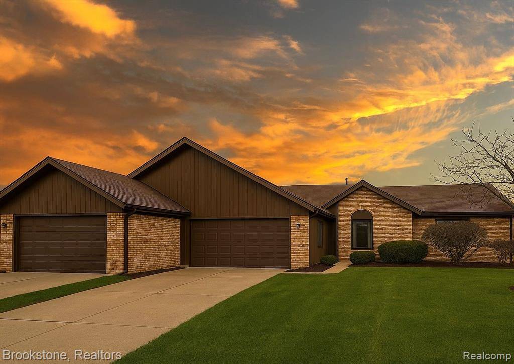 Clinton Twp, MI 48036,38627 CYPRESS MEADOW Drive