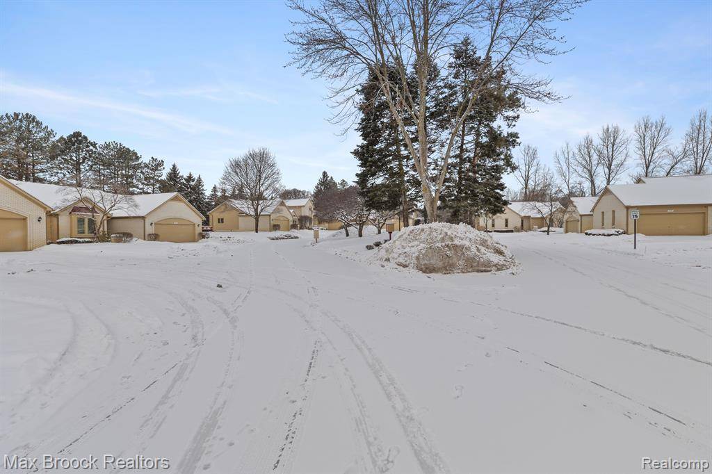 West Bloomfield Twp, MI 48322,7364 SHERWOOD CREEK 21