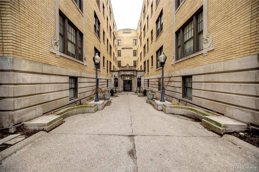 Detroit, MI 48202,120 Seward Street 109