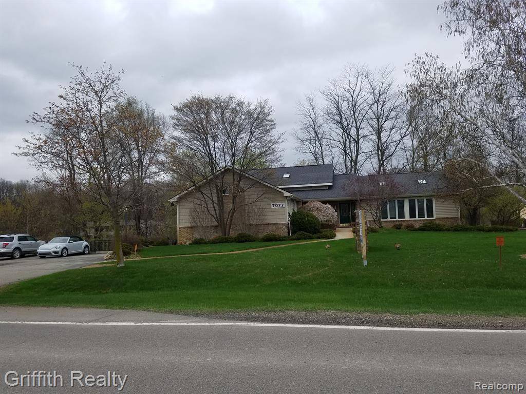 Green Oak Twp, MI 48116,7077 FIELDCREST Drive 200,300,600