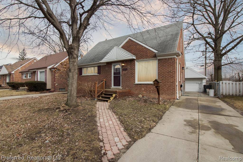 Redford Twp, MI 48239,9514 Mercedes