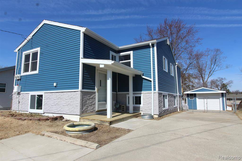 White Lake Twp, MI 48386,9136 BUCKINGHAM Street