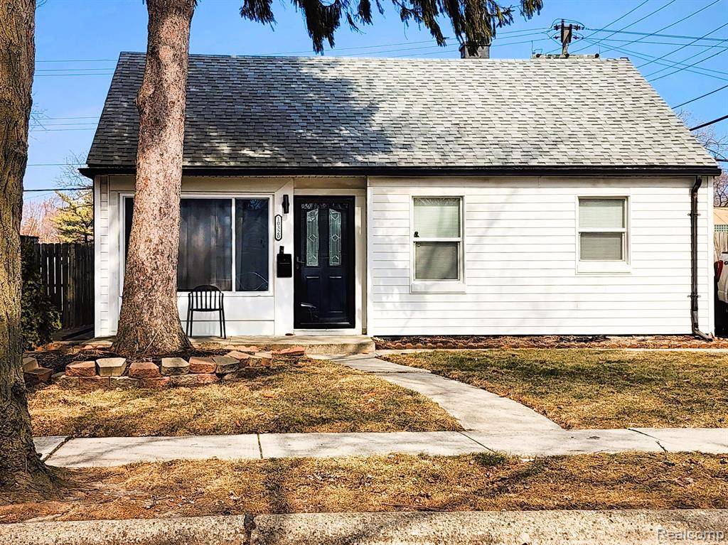 Oak Park, MI 48237,10320 TROY Street