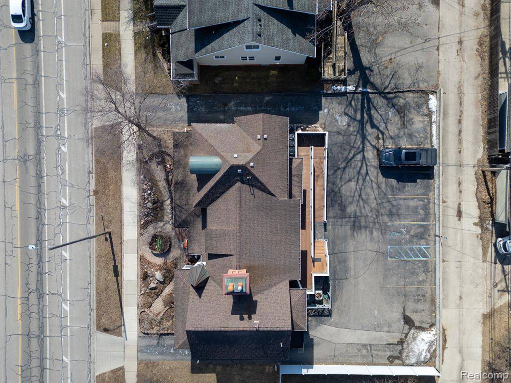 Royal Oak, MI 48067,910 S WASHINGTON Avenue