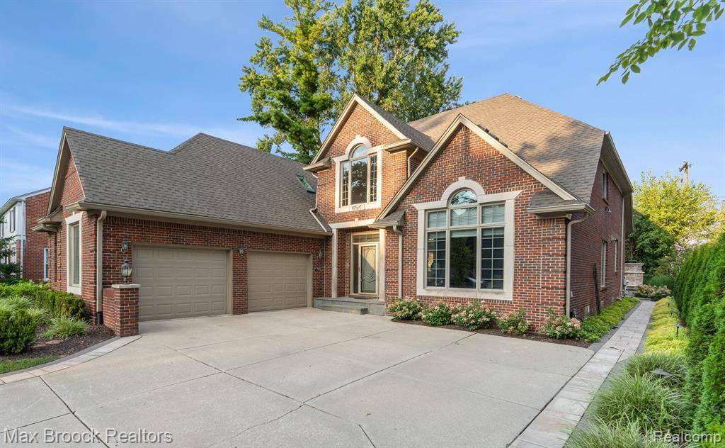 Birmingham, MI 48009,664 CHESTERFIELD Avenue