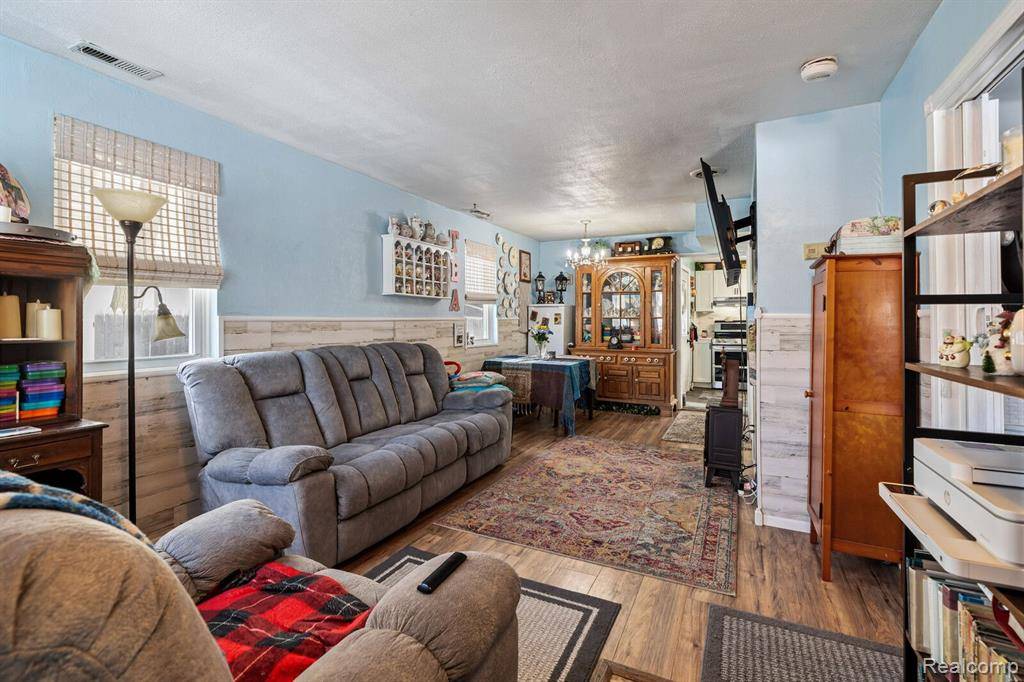 Roseville, MI 48066,26664 WALDORF Street