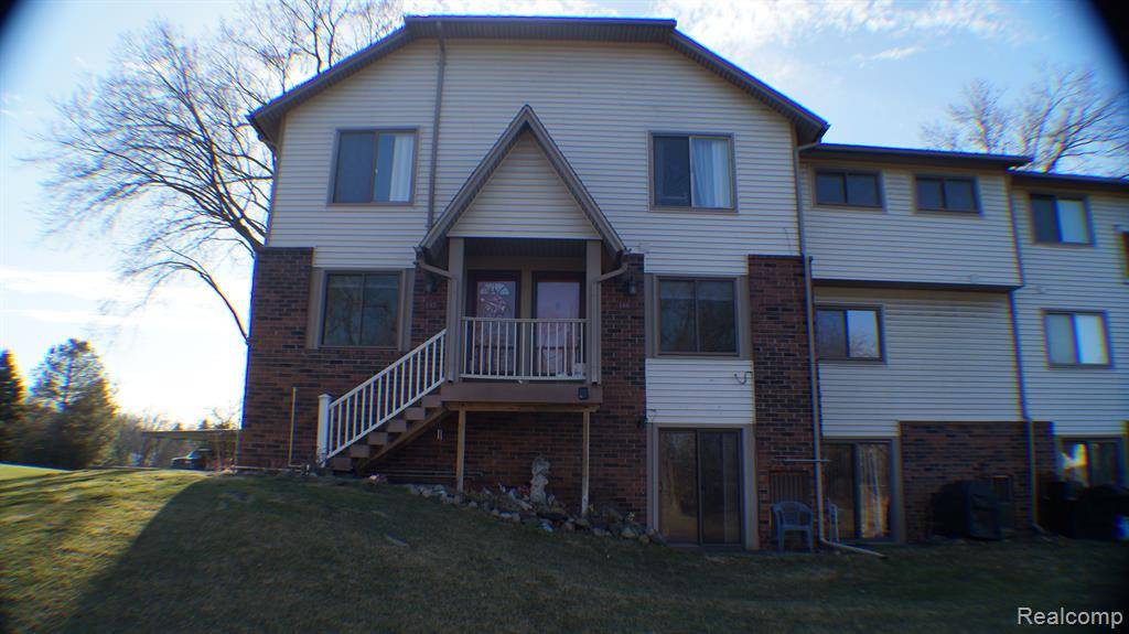 Springfield Twp, MI 48348,7220 BLUEWATER Drive 140