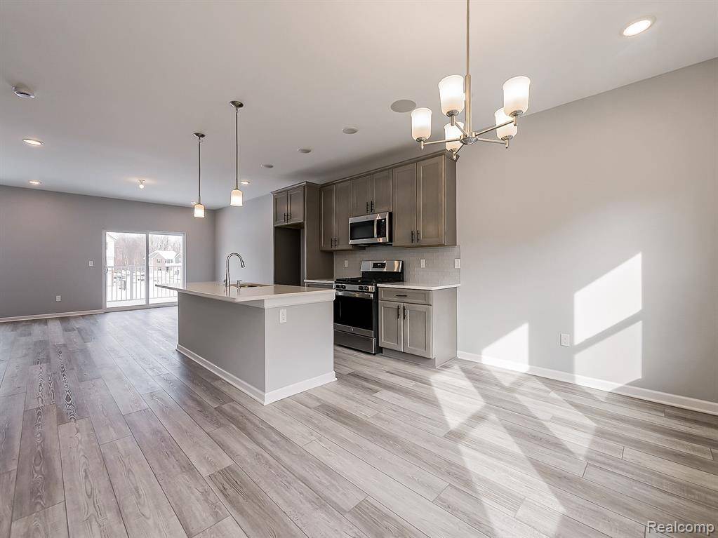 Troy, MI 48085,828  Huntley Ln