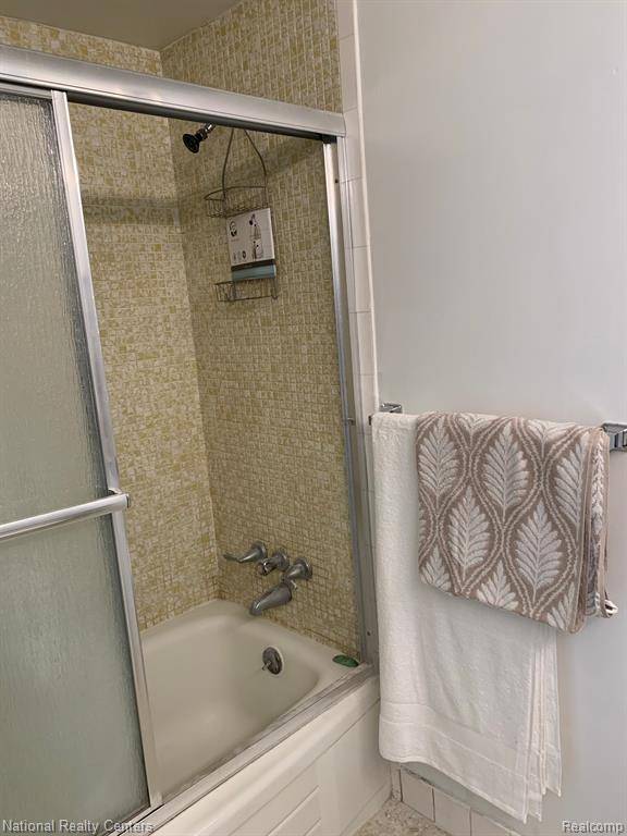 Rochester Hills, MI 48309,2245 S WALTON Boulevard Unit 58