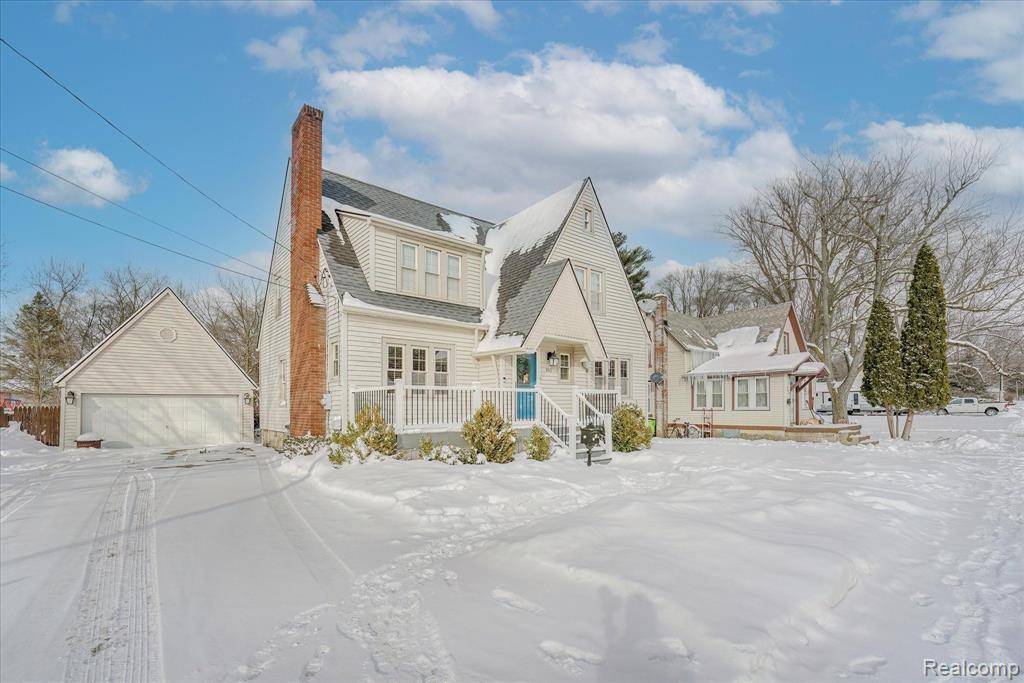 Fenton, MI 48430,203 6TH Street