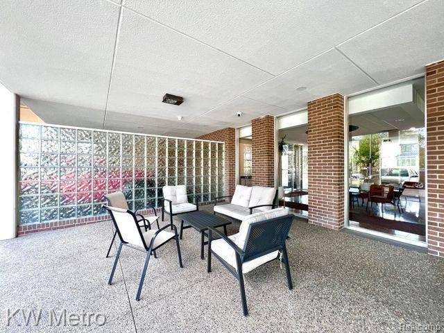 Birmingham, MI 48009,600 W BROWN Street 303