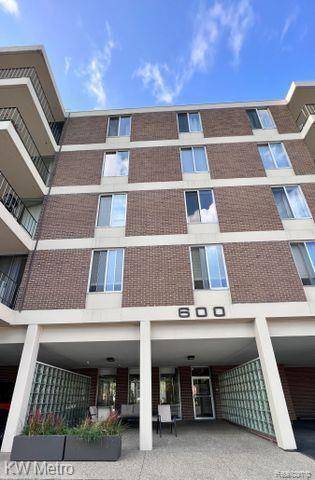 Birmingham, MI 48009,600 W BROWN Street 303