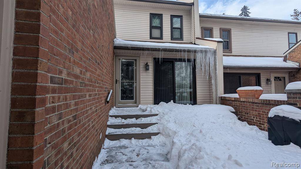 Rochester Hills, MI 48307,358 WILLOW GROVE Lane