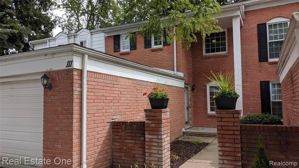 Rochester Hills, MI 48309,111 MANOR WAY Bldg#: 14