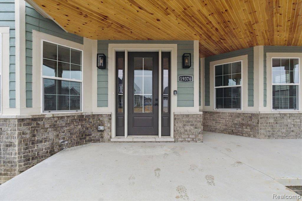 Macomb Twp, MI 48042,19376 RYAN Drive