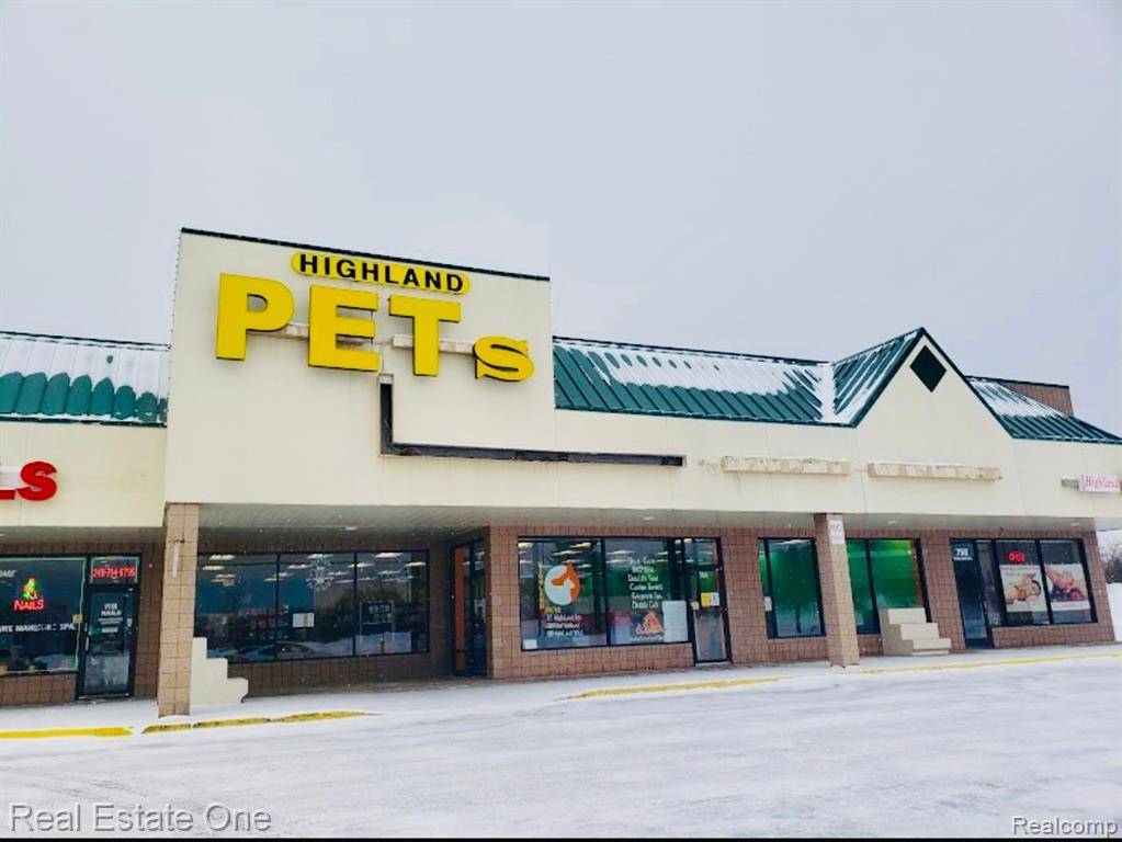 Highland Twp, MI 48357,744 W Highland  Road #744