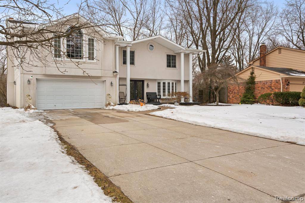 Bloomfield Hills, MI 48302,1965 DEVONSHIRE Road