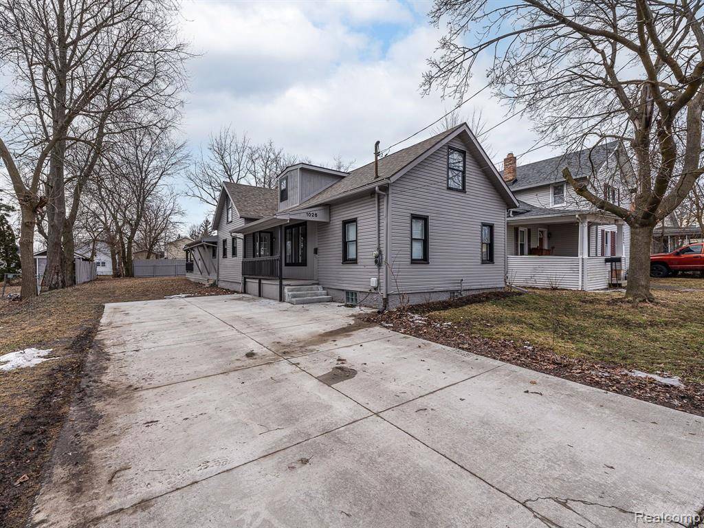 Adrian, MI 49221,1026 E HUNT Street