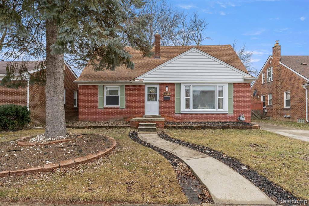 Dearborn Heights, MI 48127,8215 HAZELTON Street