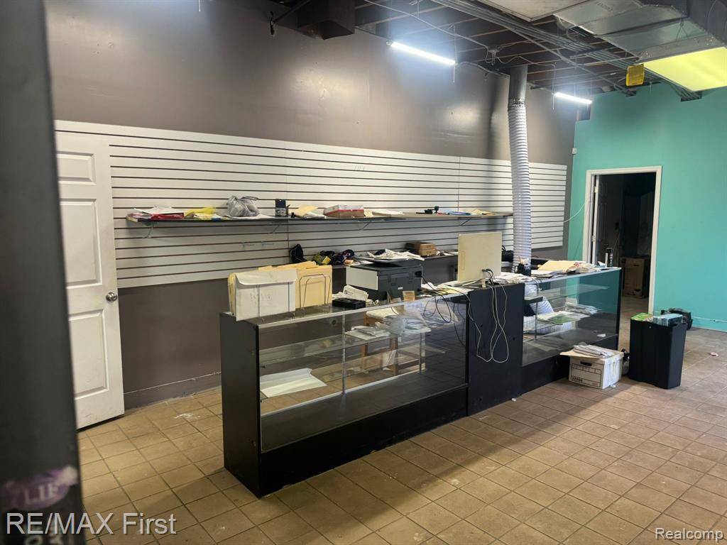 Detroit, MI 48224,17400 HARPER Avenue