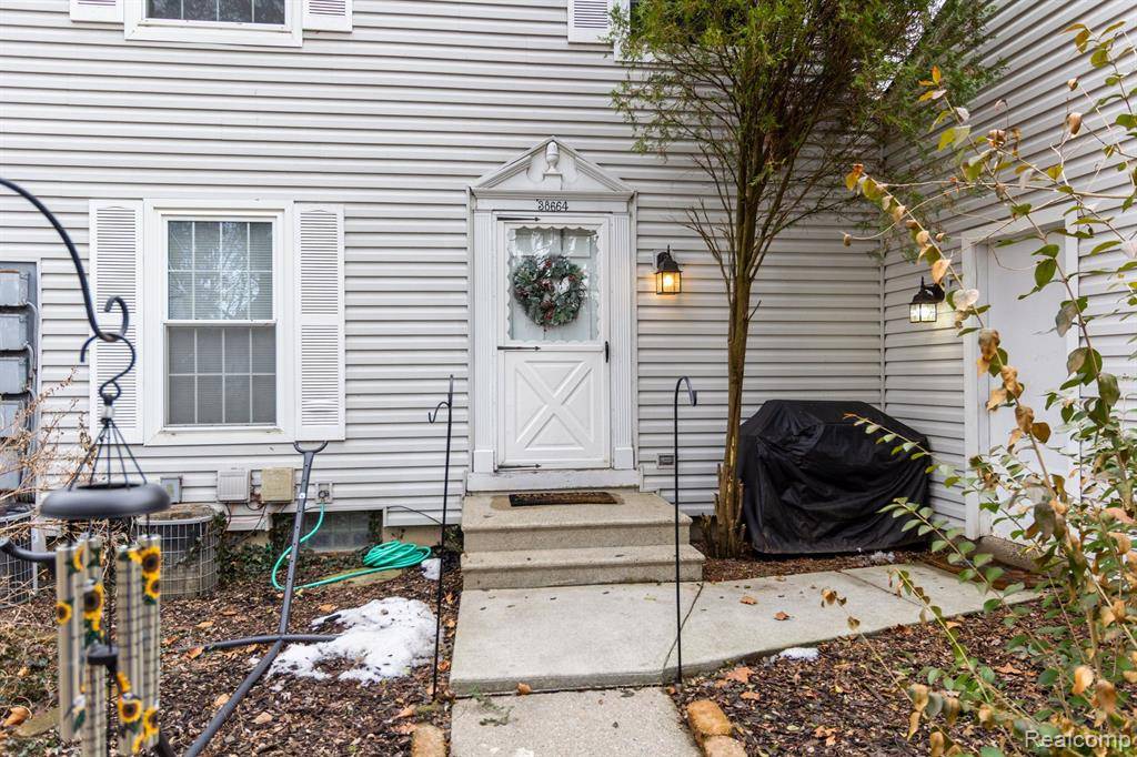 Clinton Twp, MI 48038,38664 Bay Lane