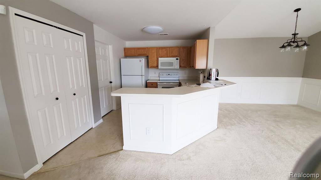 Commerce Twp, MI 48390,6208 CHESAPEAKE Circle 6 71