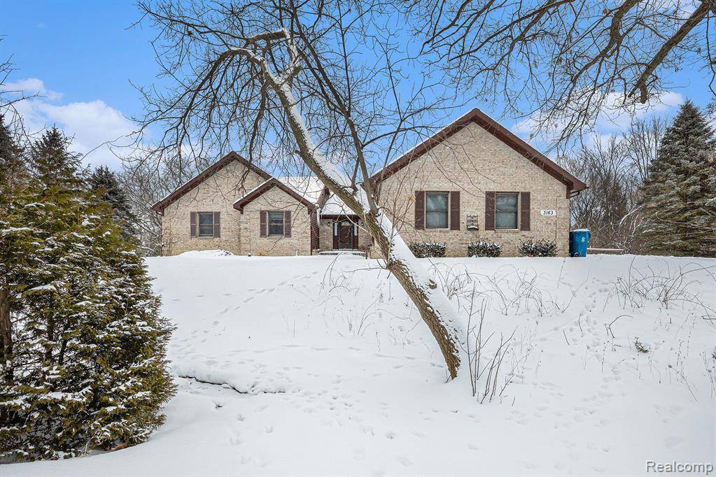 White Lake Twp, MI 48383,3163 MYSTIC VALLEY Drive