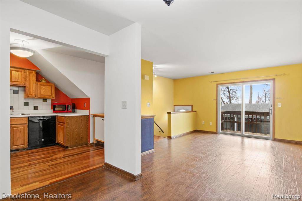 Plymouth, MI 48170,251 Pinewood Circle 65