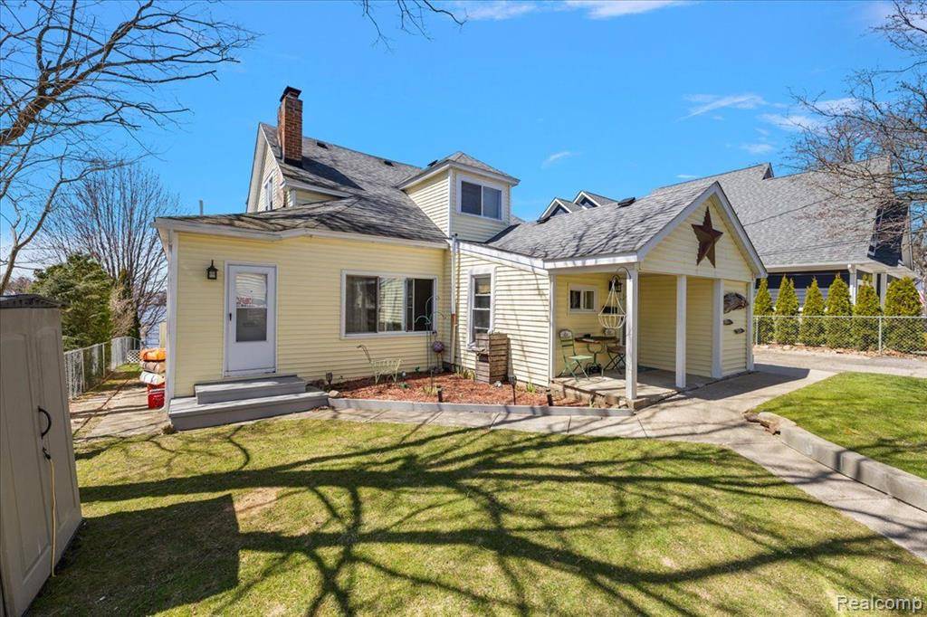 Lake Orion Vlg, MI 48362,16  S North Shore Drive