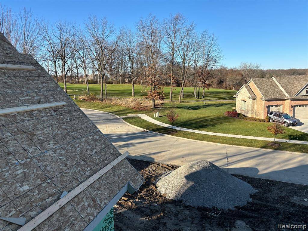 Washington Twp, MI 48094,7550 SAWGRASS Drive