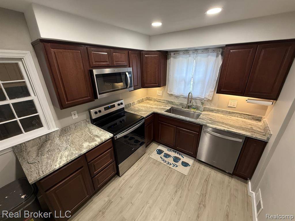 Mt. Morris Twp, MI 48433,6336 FLUSHING Road