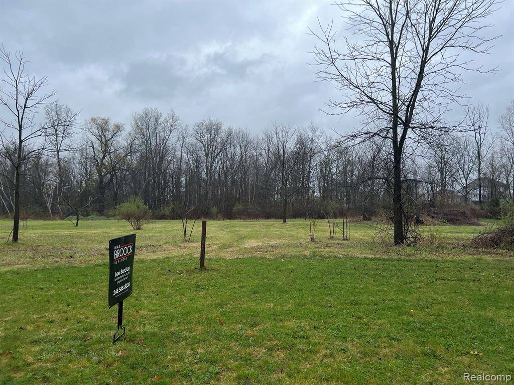 Mundy Twp, MI 48439,00 CREEKWOOD Drive
