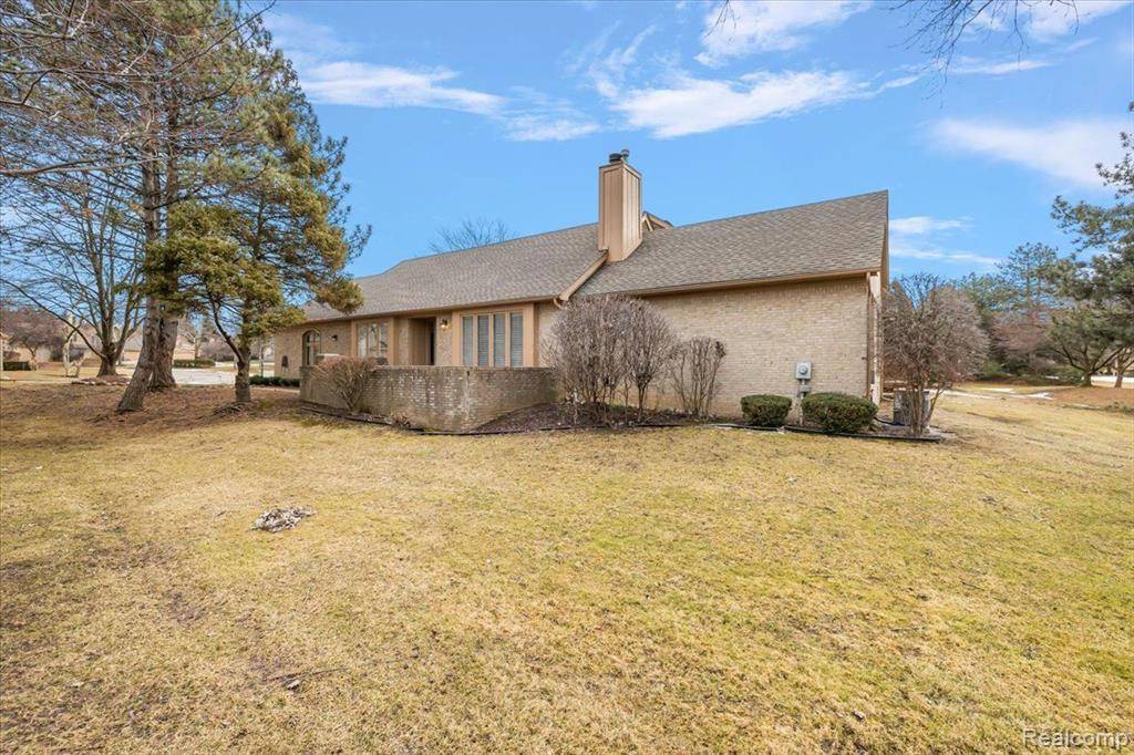 Troy, MI 48098,5853 Dawn Ridge Drive