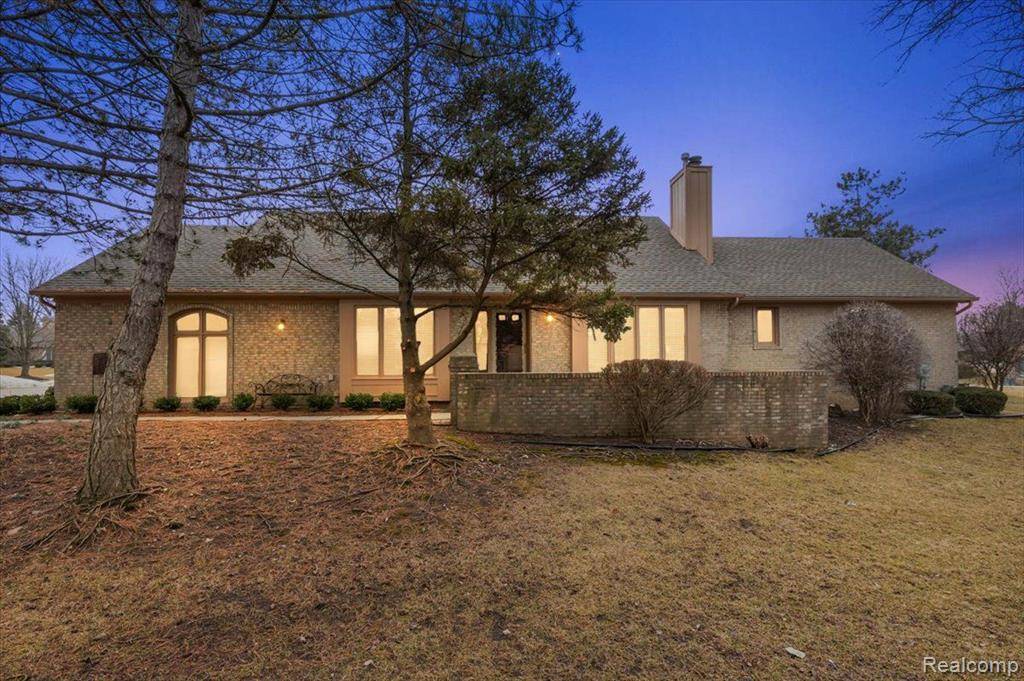 Troy, MI 48098,5853 Dawn Ridge Drive