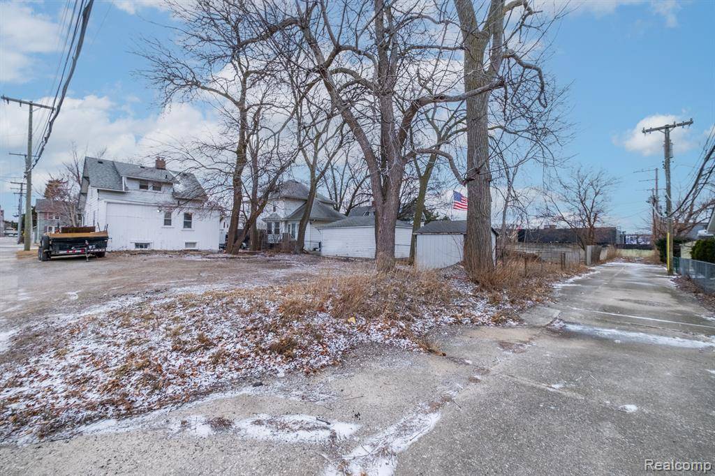 Royal Oak, MI 48067,127 W PARENT Avenue