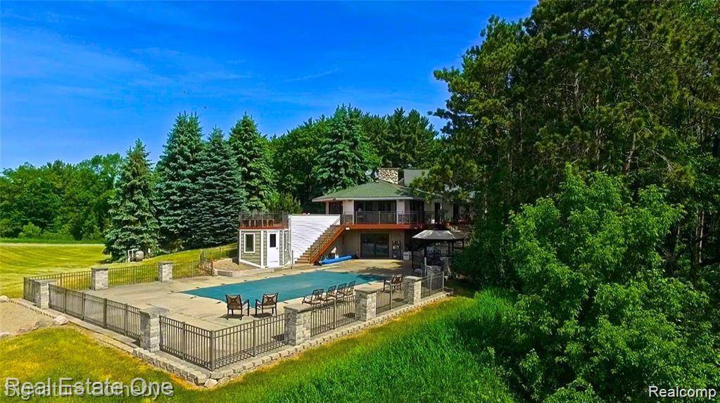 Oceola Twp, MI 48855,Address not disclosed