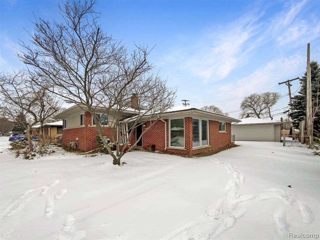 Livonia, MI 48154,14122 DEERING Street