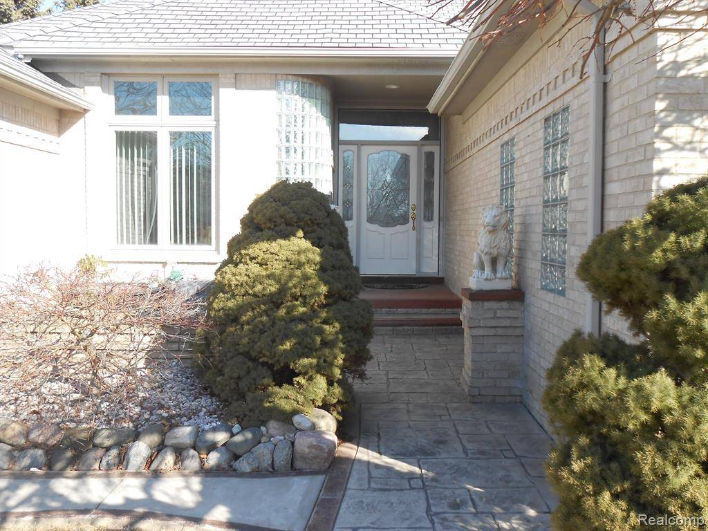 Shelby Twp, MI 48315,13267 PEARL Drive