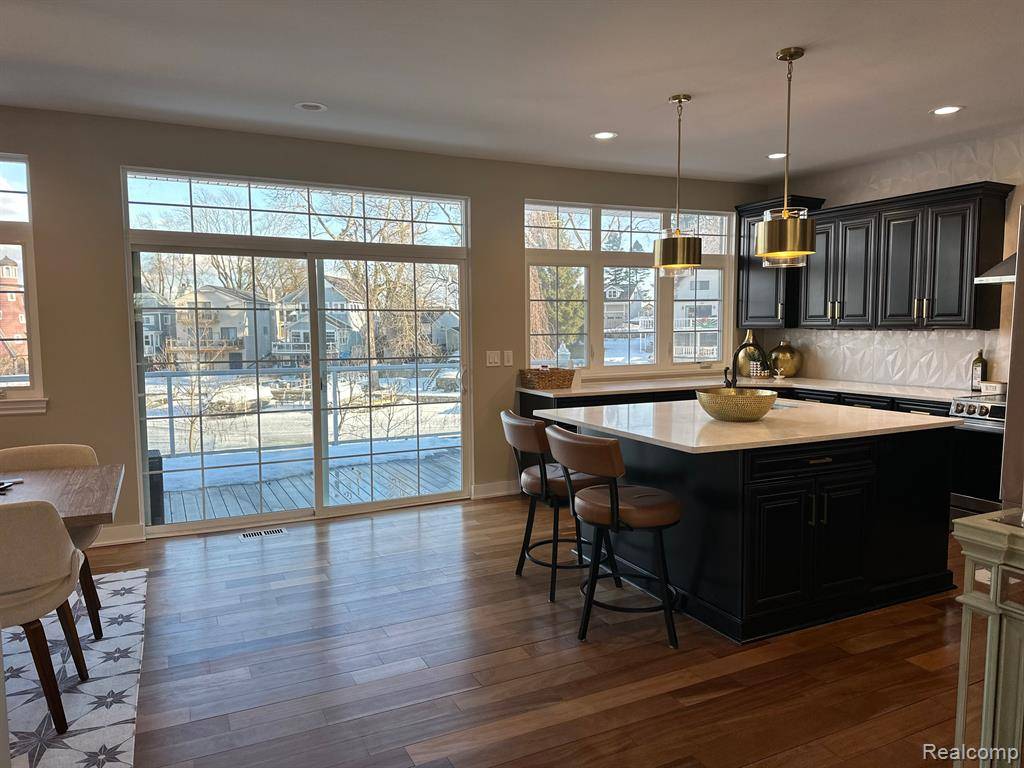 Lake Orion Vlg, MI 48362,610 LONGPOINTE Drive