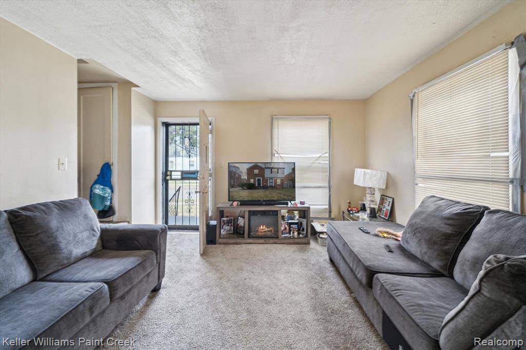 Detroit, MI 48228,16023 Kramer Street