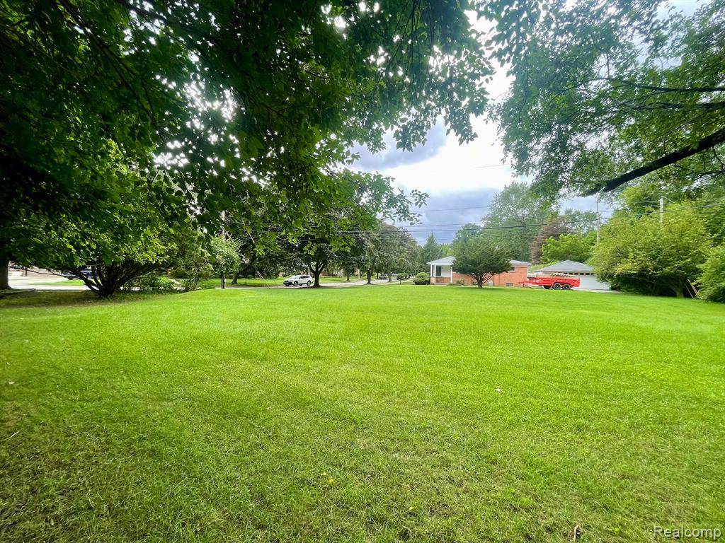 Royal Oak, MI 48073,000 Poplar Avenue